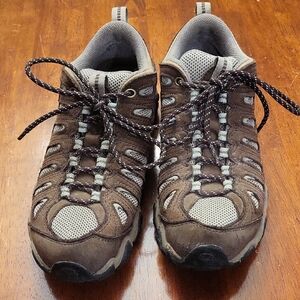 Women's Oboz Brown Hiking Shoes Boots Low - Comfortable Trail Shoes